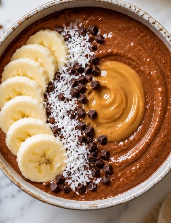 Chocolate Peanut Butter Smoothie Bowl