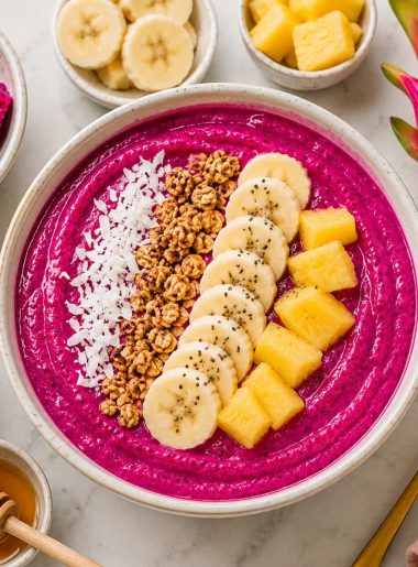 dragon fruit smoothie bowl